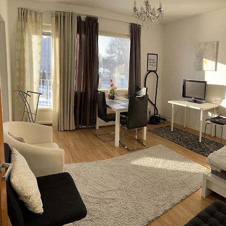 Yksio Kilometri Jokirannasta Forilta Apartment Turku Luaran gambar